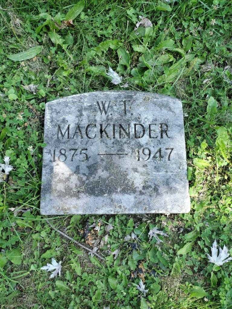 William T. MacKinder's grave. Photo 3