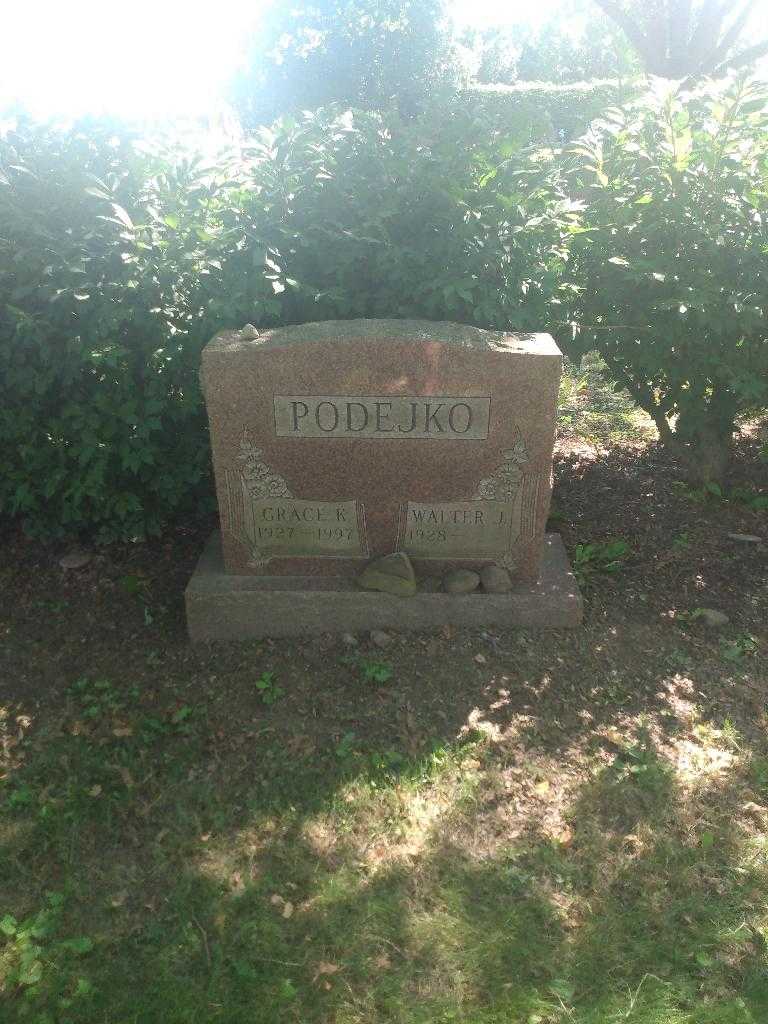 Grace K. Podejko's grave. Photo 1