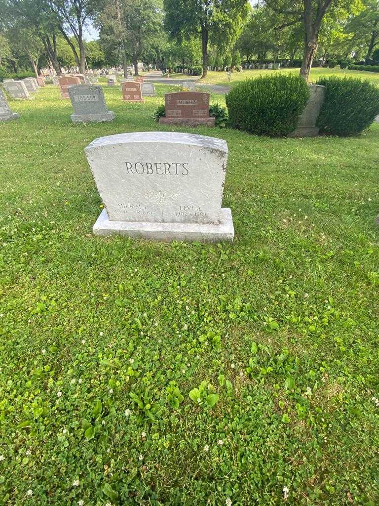 Miriam I. Roberts's grave. Photo 1