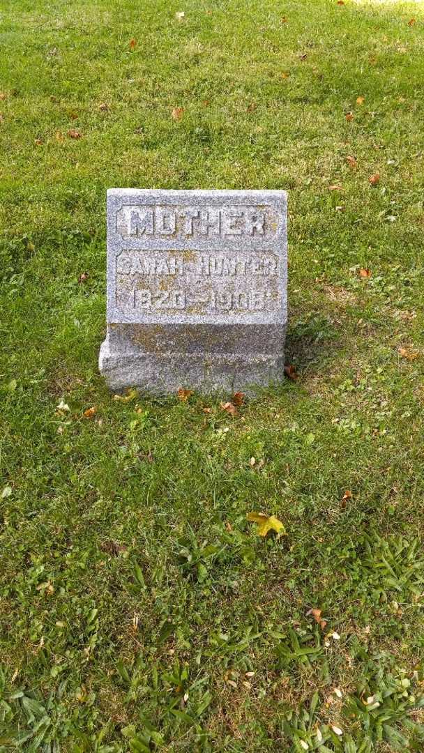 Sarah Hunter's grave. Photo 2