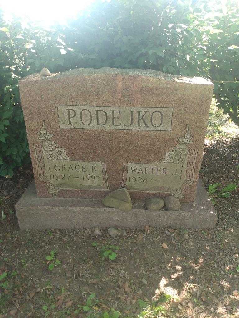 Walter J. Podejko's grave. Photo 2