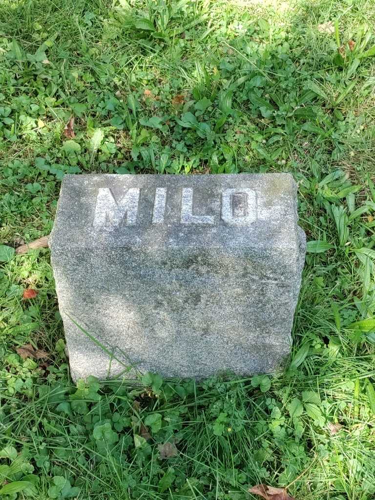 Milo D. Billington's grave. Photo 3