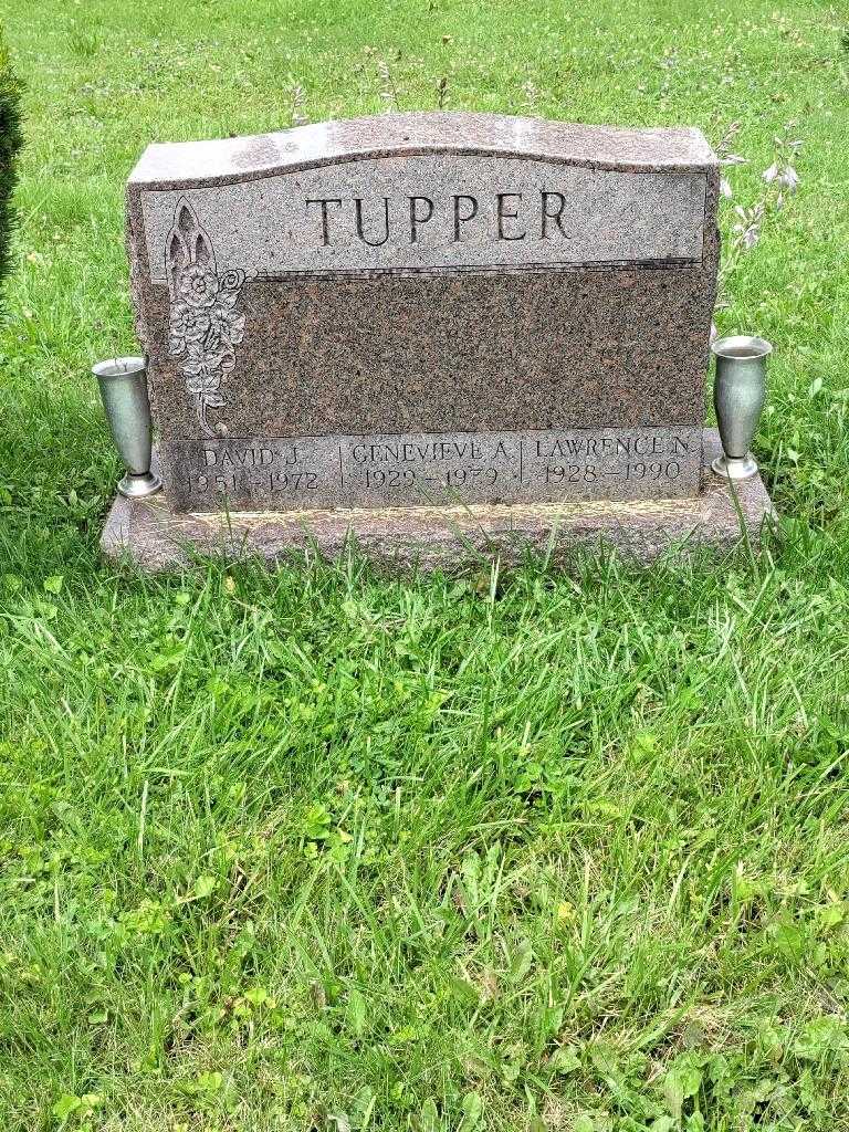 Lawrence N. Tupper's grave. Photo 2