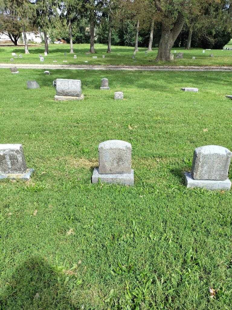 Henrietta Engel's grave. Photo 1
