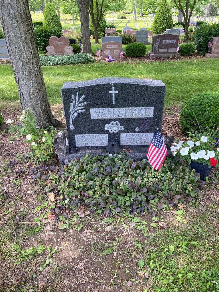 Donald C. Van Slyke's grave. Photo 2