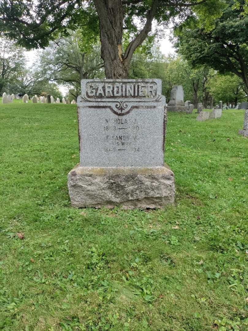 Nicholas J. Gardinier's grave. Photo 2