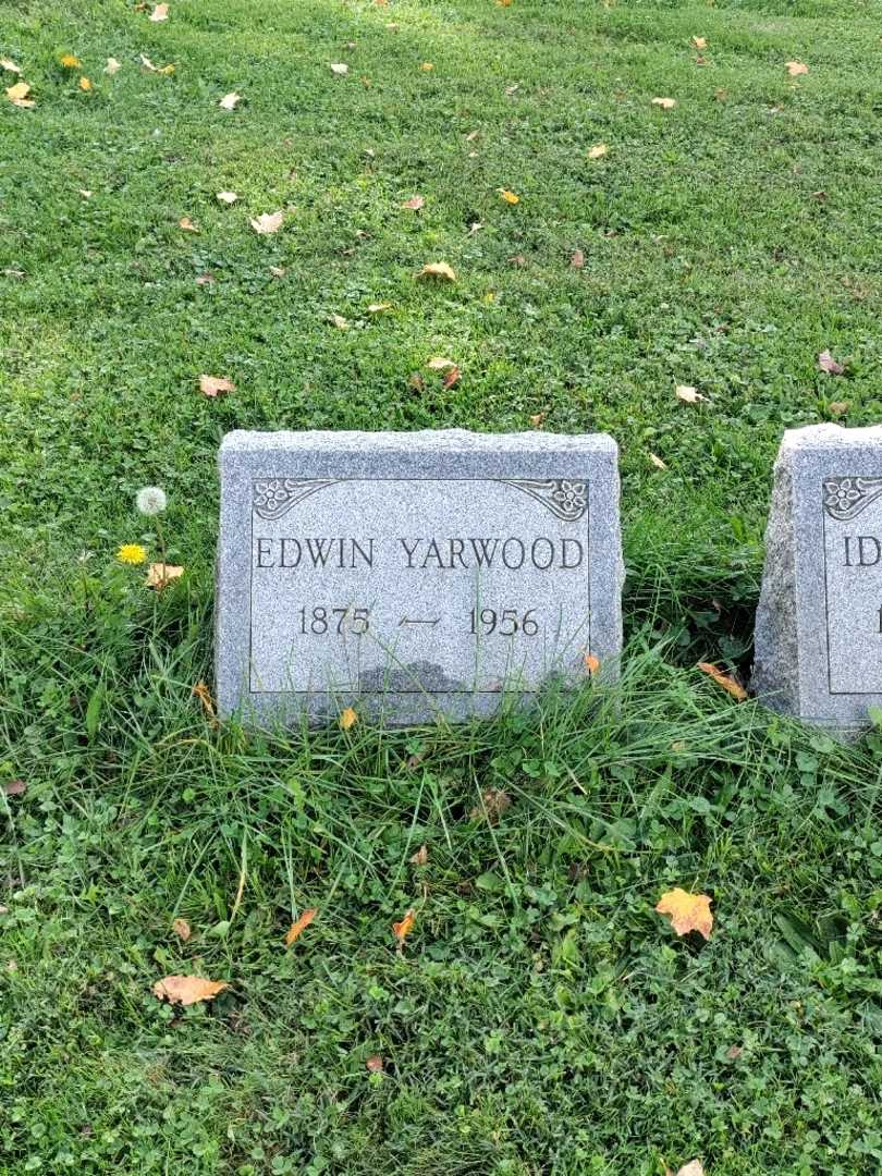 Edwin Yarwood's grave. Photo 2