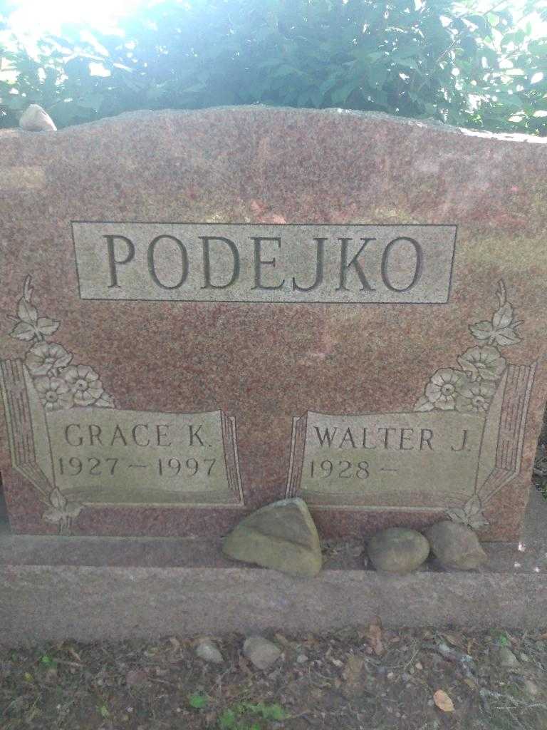 Walter J. Podejko's grave. Photo 3