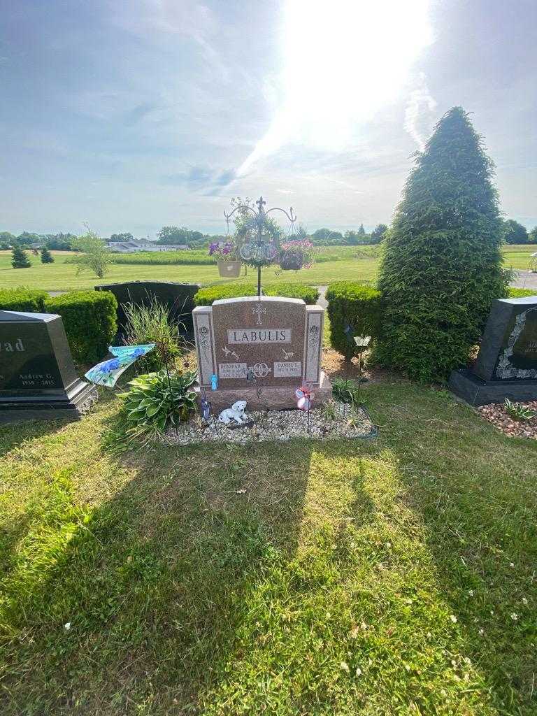 Deborah I. Labulis's grave. Photo 1