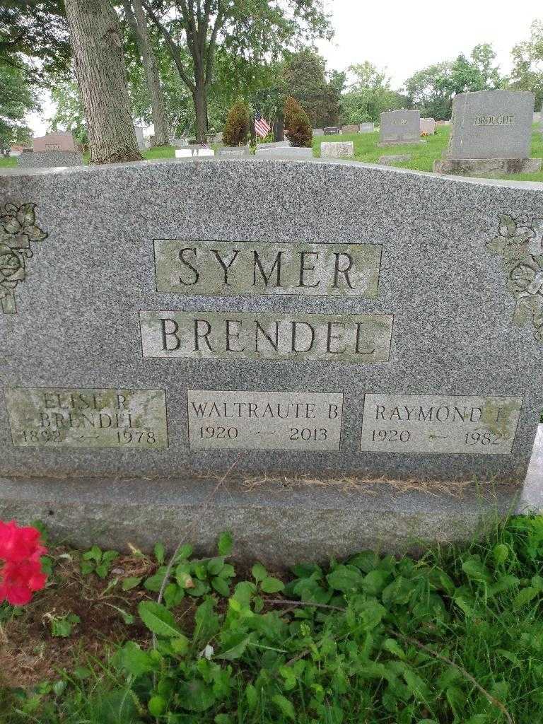 Waltraute B. Symer's grave. Photo 3