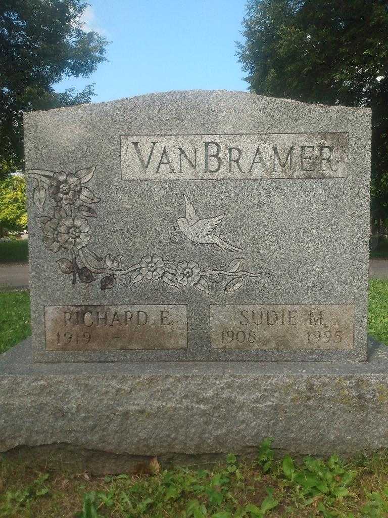 Sudie M. Vanbramer's grave. Photo 3