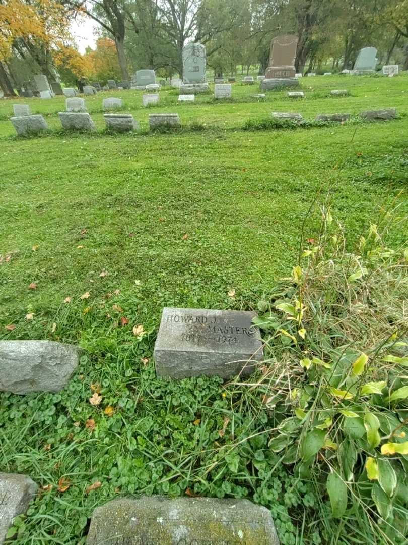 Howard J. Masters's grave. Photo 2