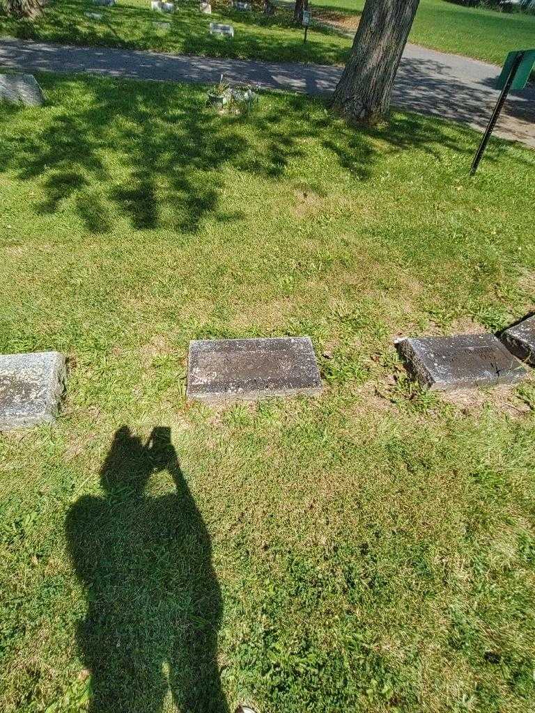 John G. Gocklin's grave. Photo 1