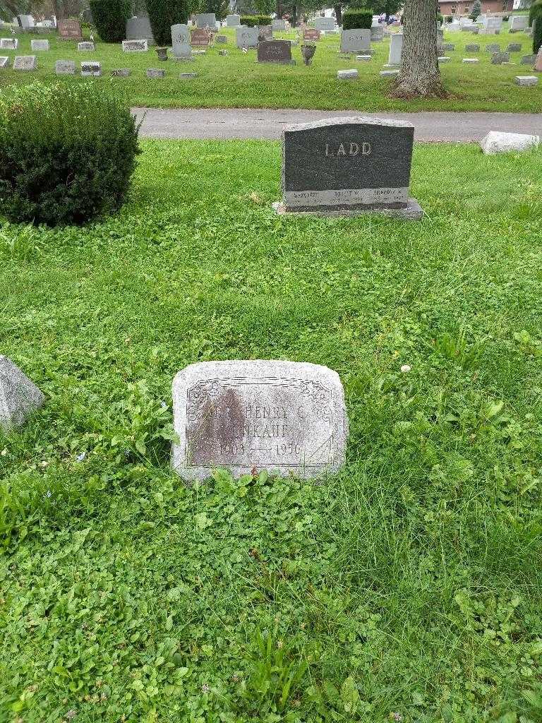 Doctor Henry C. Unkauf's grave. Photo 1