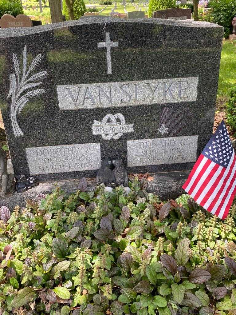 Donald C. Van Slyke's grave. Photo 3