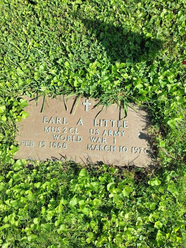 Earl A. Little's grave. Photo 3