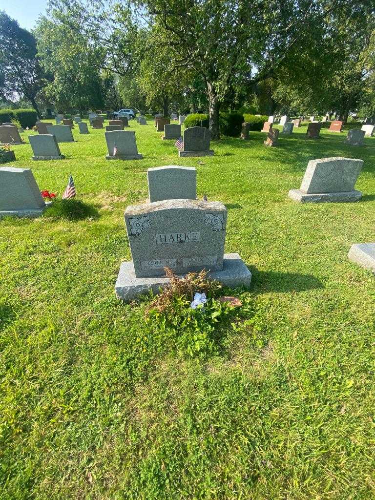 John W. Harke's grave. Photo 1