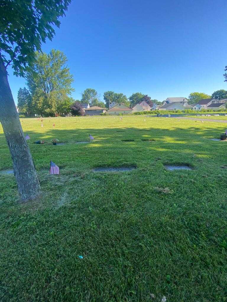 Roger L. Baucus's grave. Photo 1