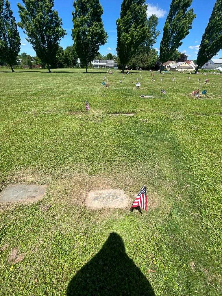 Robert Miller's grave. Photo 1