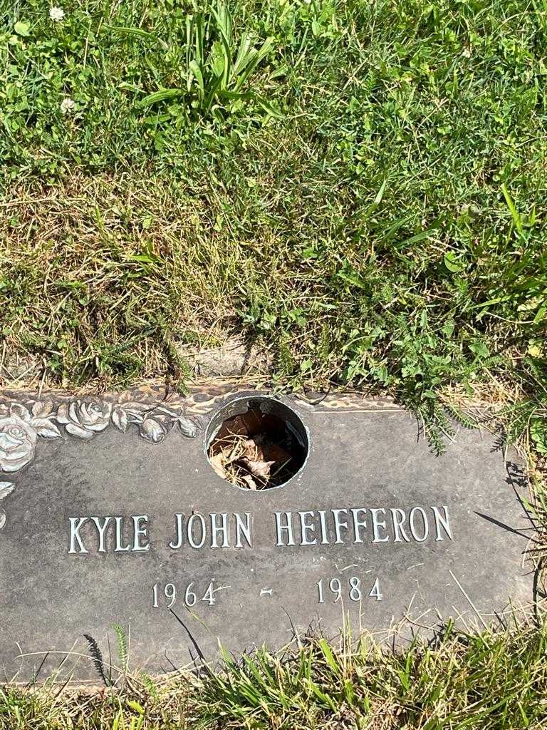 Kyle John Heifferon's grave. Photo 3