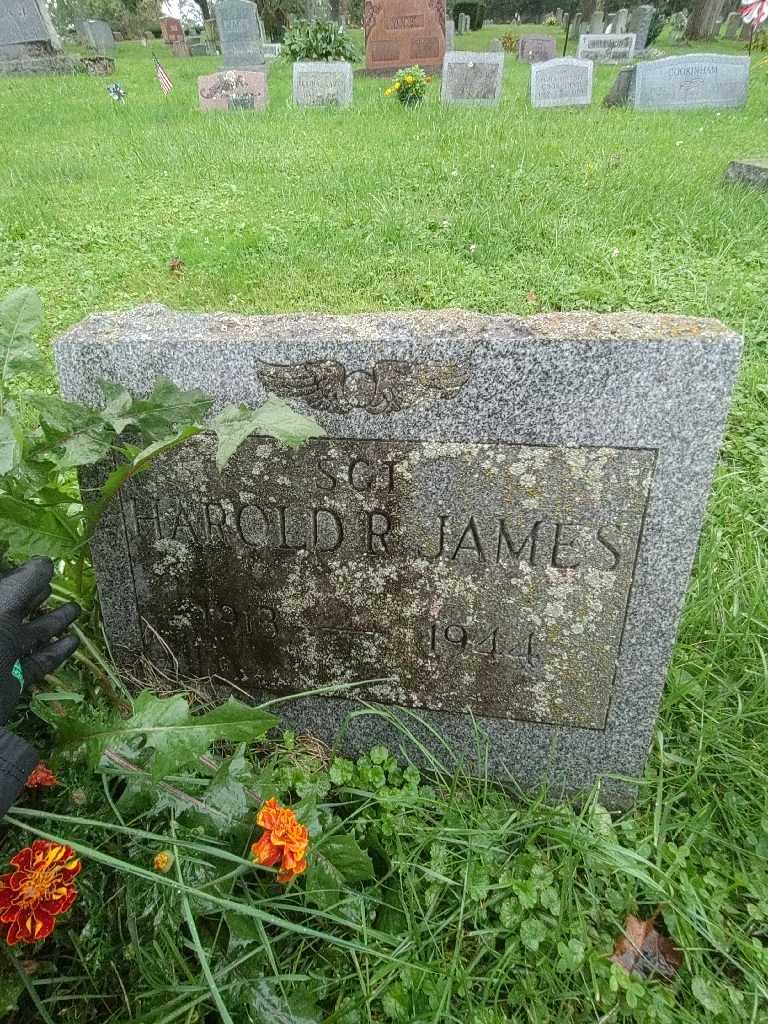 Harold R. James's grave. Photo 2