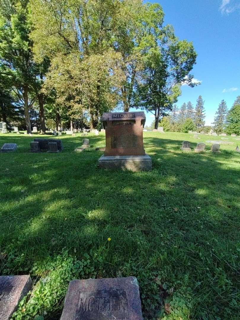 Peter Michel's grave. Photo 1