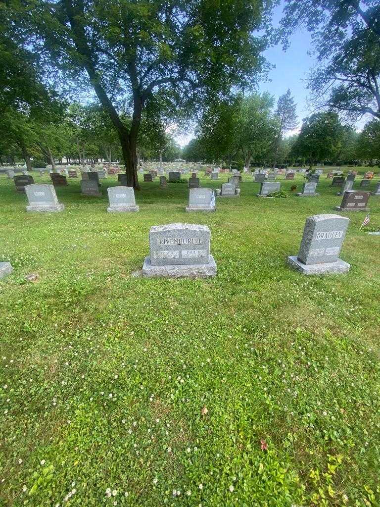 Lora Z. Rivenburgh's grave. Photo 1