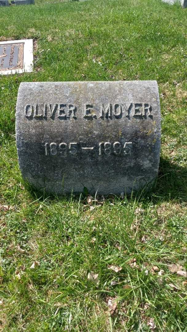 Oliver E. Moyer's grave. Photo 4