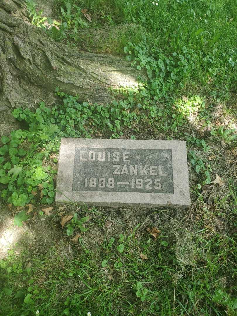 Louise Zankel's grave. Photo 3