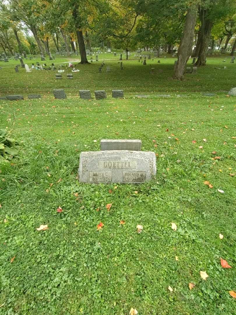 Roland D. Goettel's grave. Photo 1