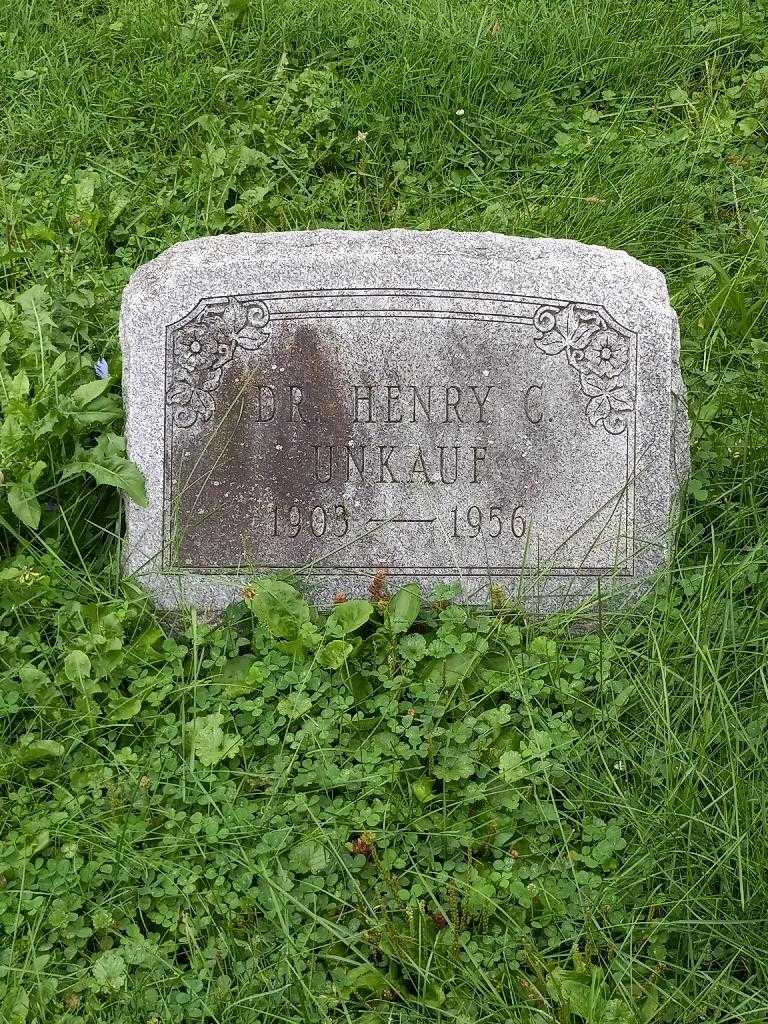 Doctor Henry C. Unkauf's grave. Photo 2