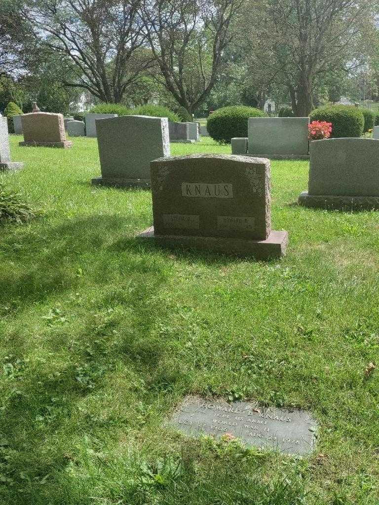 Howard B. Knaus's grave. Photo 3