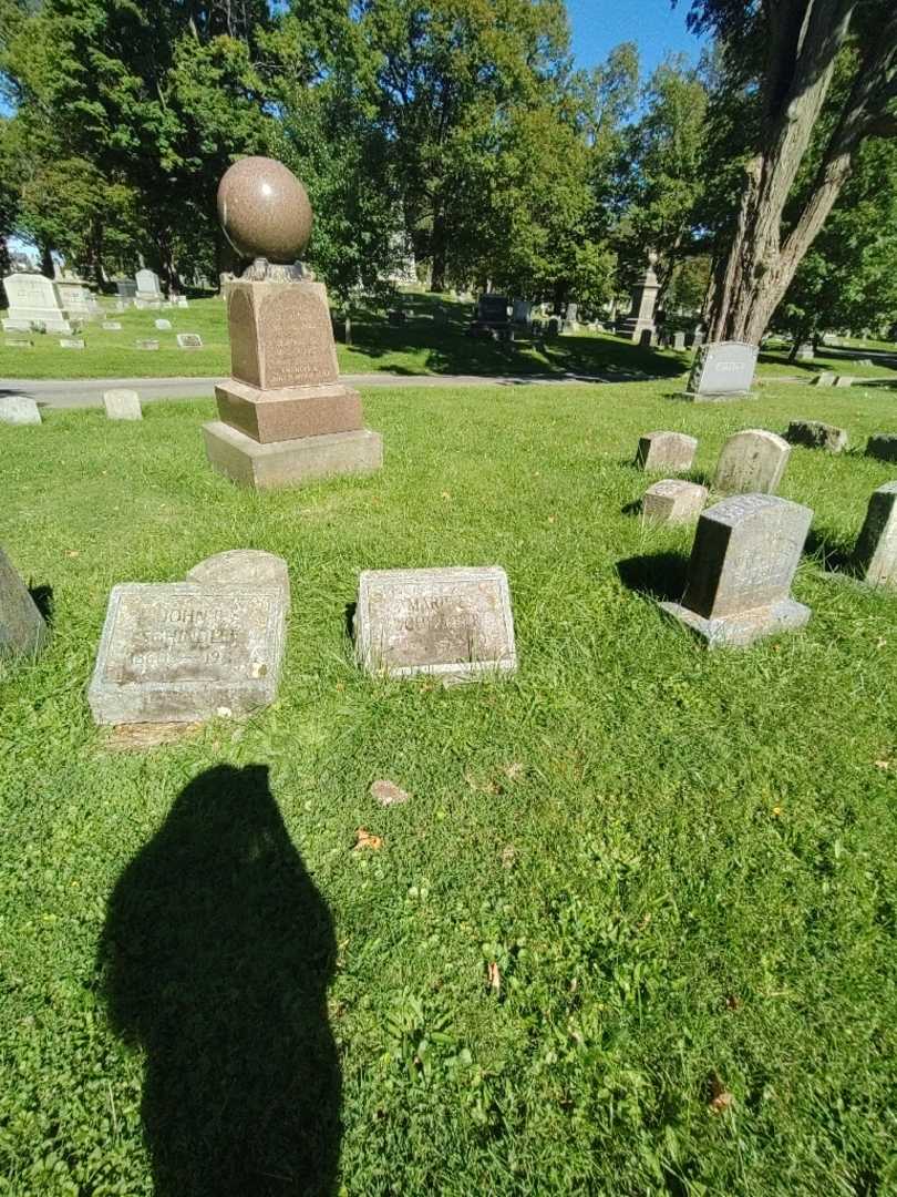 Marie E. Schindler's grave. Photo 1