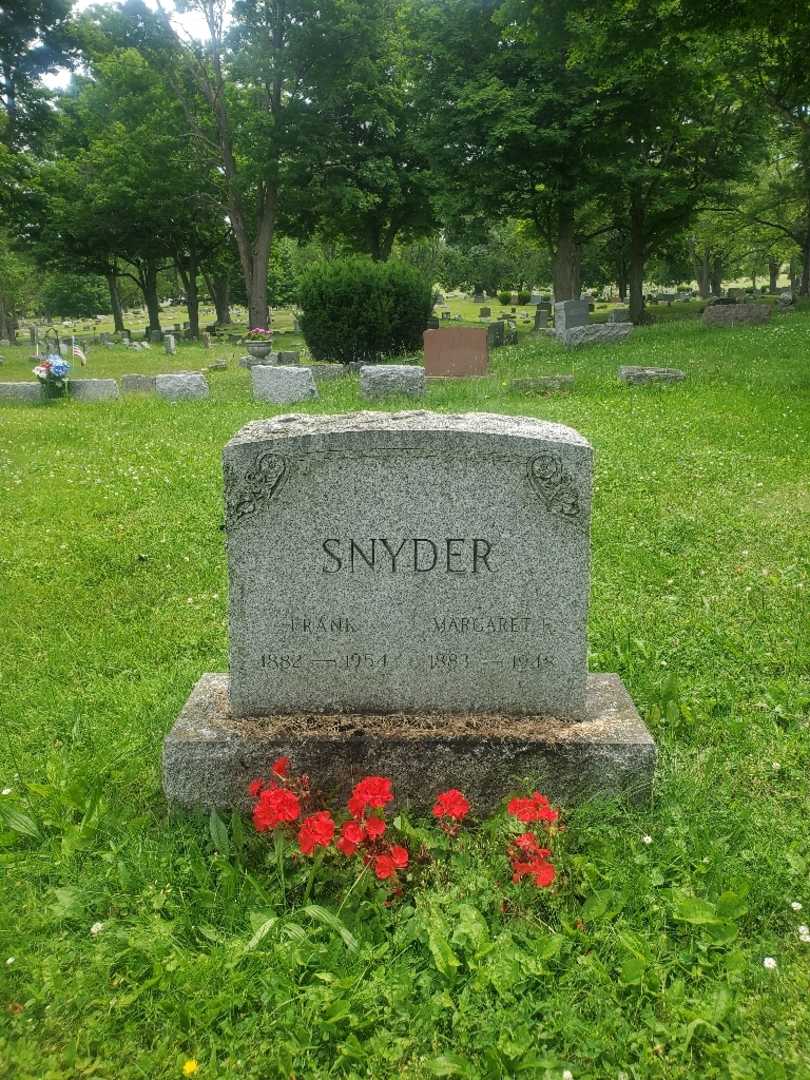 Margaret E. Snyder's grave. Photo 2
