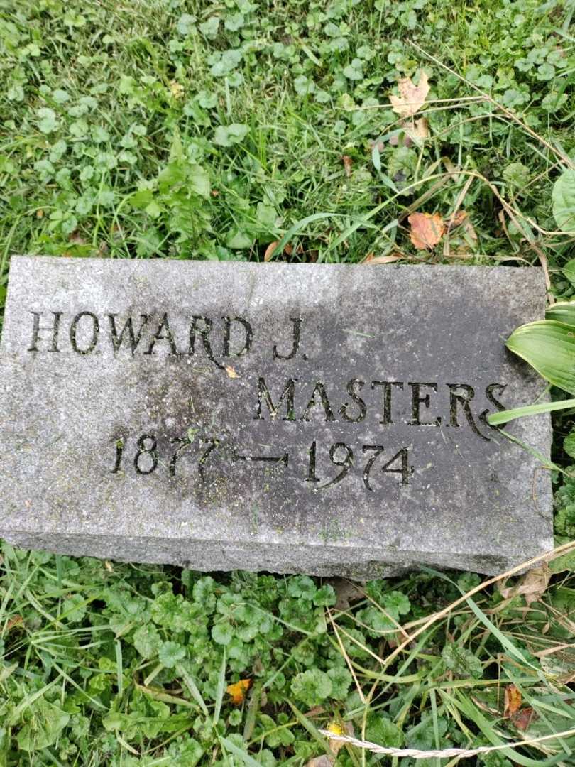 Howard J. Masters's grave. Photo 4