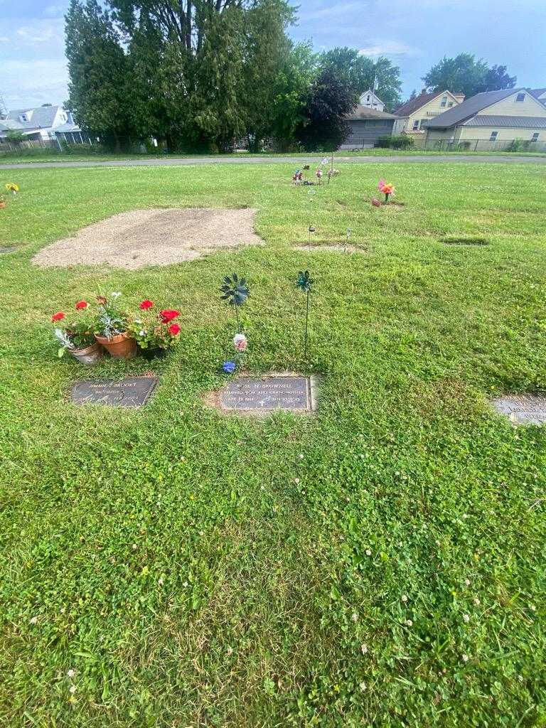 Rose N. Brownell's grave. Photo 1