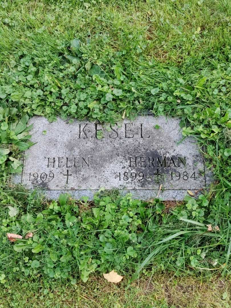 Helen Kesel's grave. Photo 3