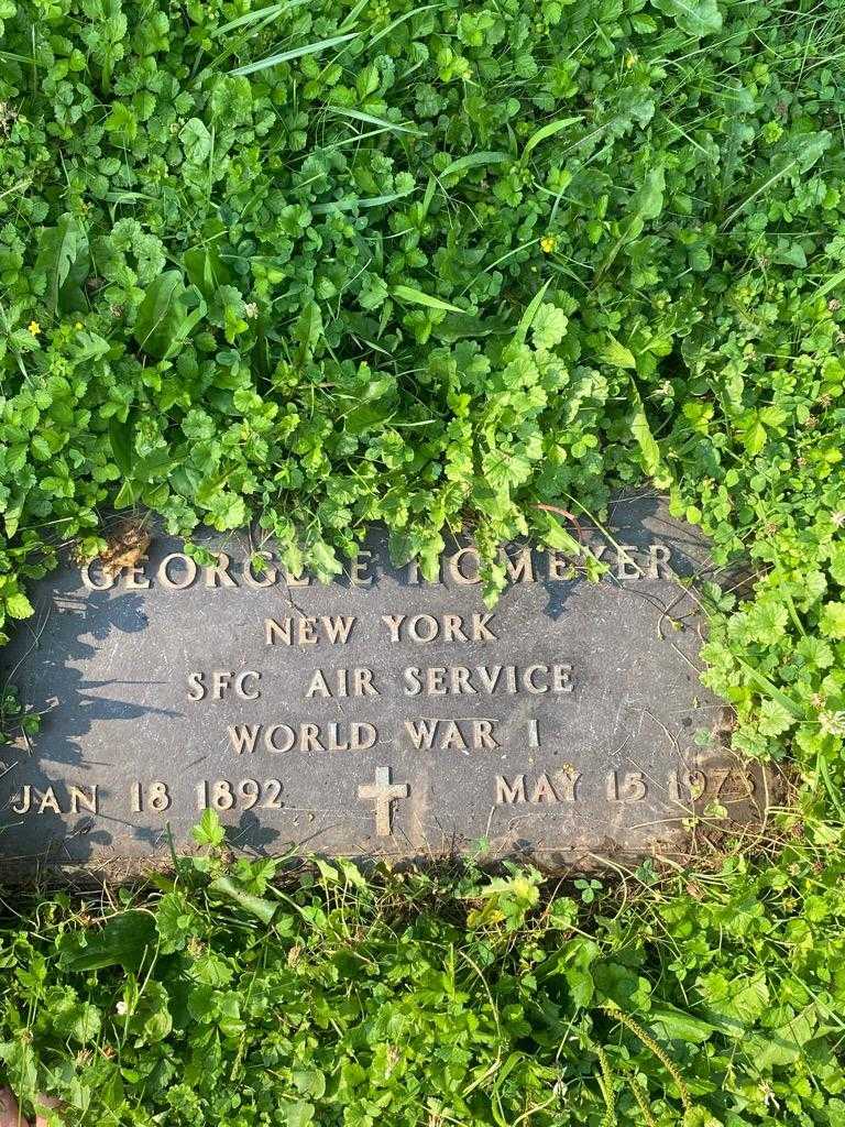 George E. Homeyer's grave. Photo 4