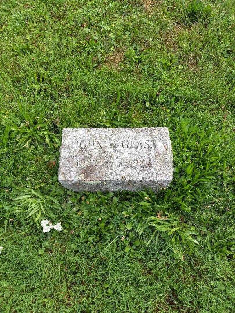 John E. Glass's grave. Photo 2