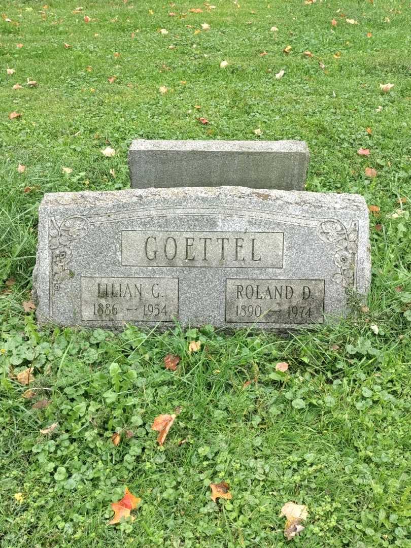 Roland D. Goettel's grave. Photo 2