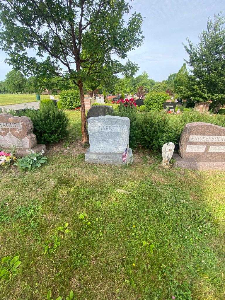 Delores E. Barbetta's grave. Photo 1