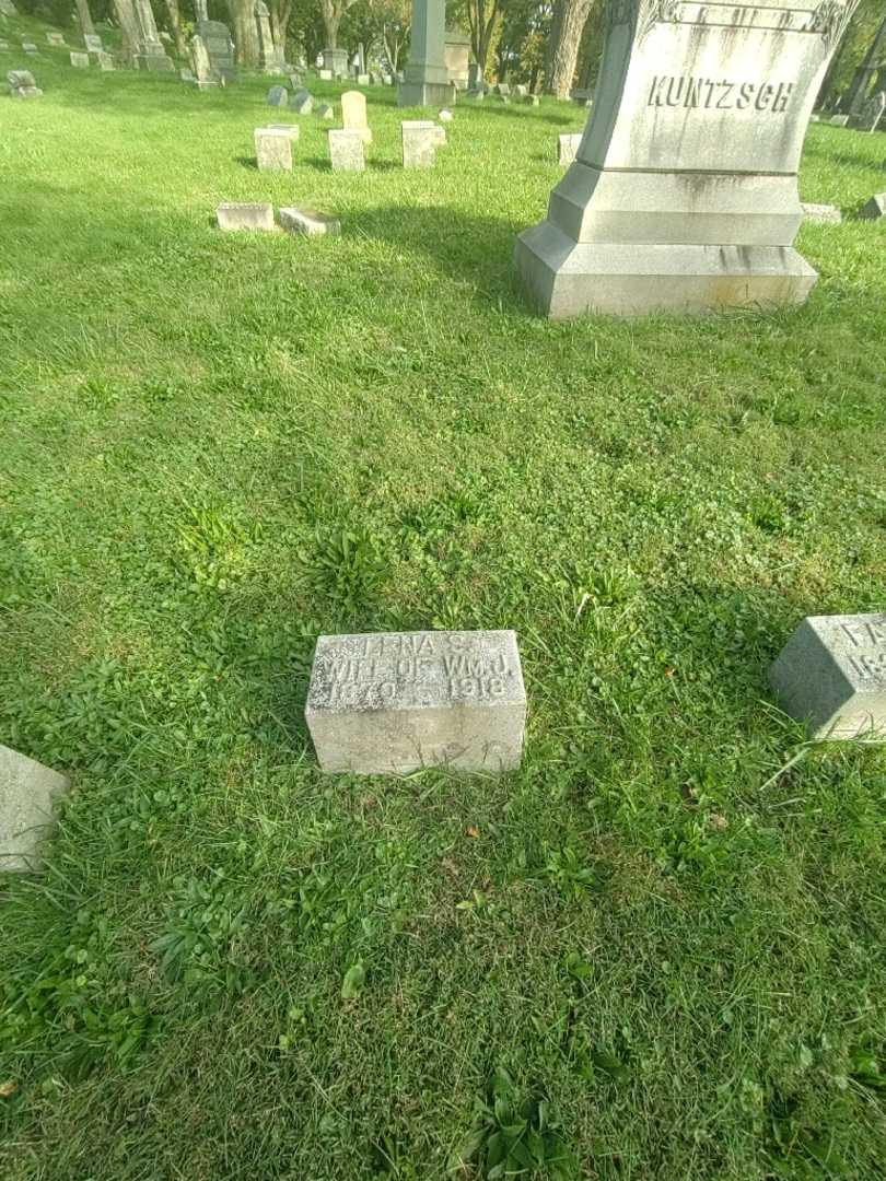Lena S. Kuntzsch's grave. Photo 1