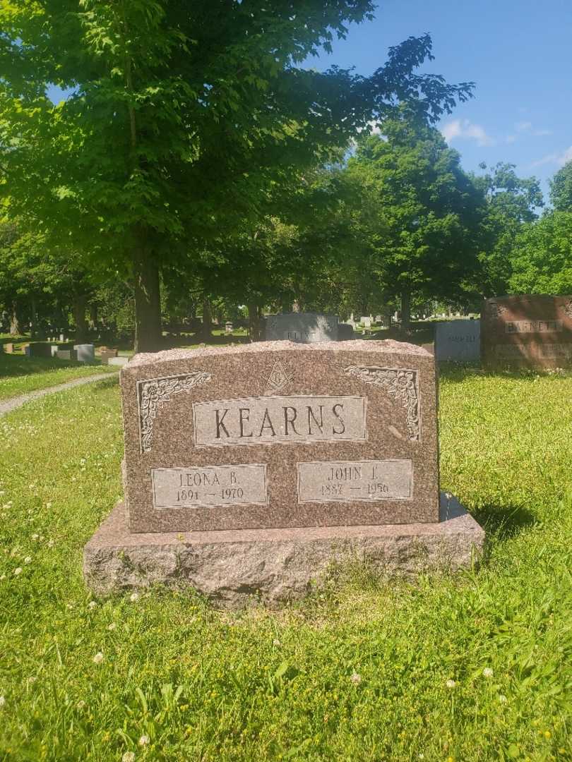 John E. Kearns's grave. Photo 2