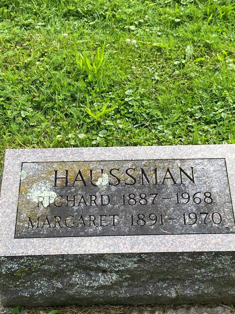 Margaret Haussman's grave. Photo 3