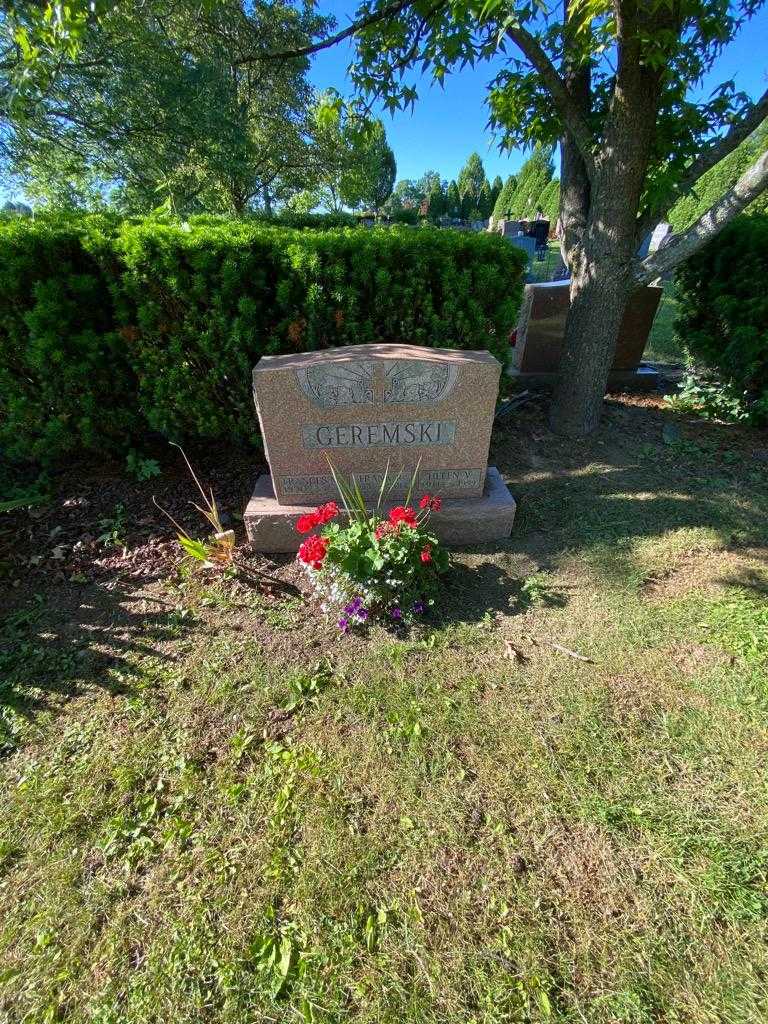 Frank R. Geremski's grave. Photo 1