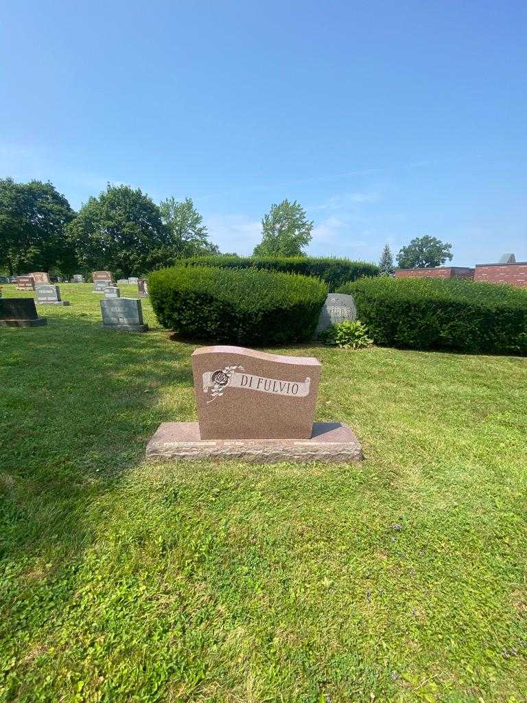 Mary Di Fulvio's grave. Photo 1