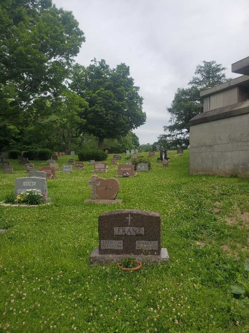 Lillian M. Franz's grave. Photo 2