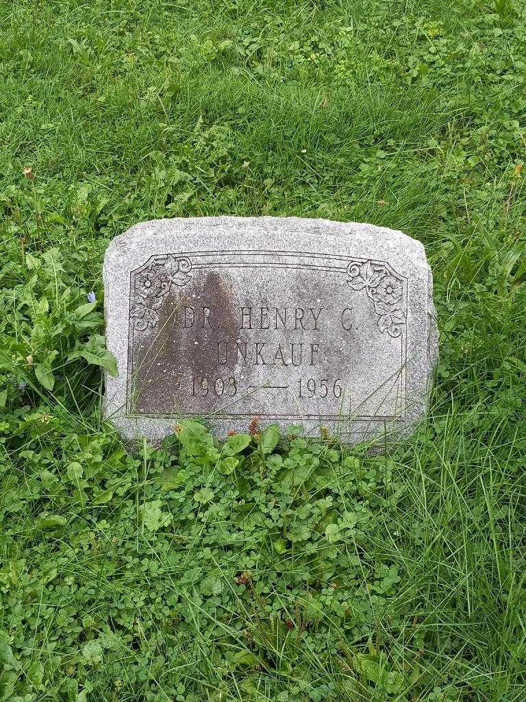 Doctor Henry C. Unkauf's grave. Photo 3