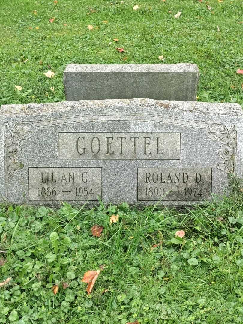 Roland D. Goettel's grave. Photo 3