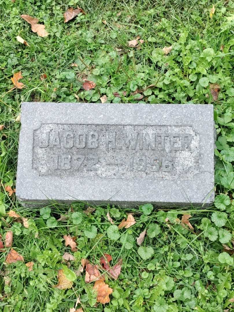 Jacob H. Winter's grave. Photo 3
